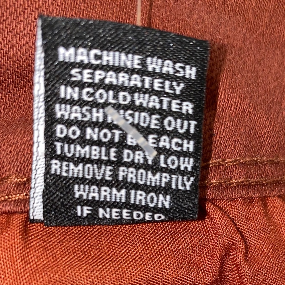 🔴NWT🔴Rust Distressed Jegging - Picture 4 of 6